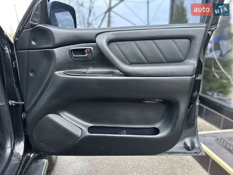 Позашляховик / Кросовер Toyota Land Cruiser 2003 в Харкові