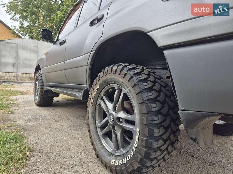 Внедорожник / Кроссовер Toyota Land Cruiser 2003 в Новомосковске