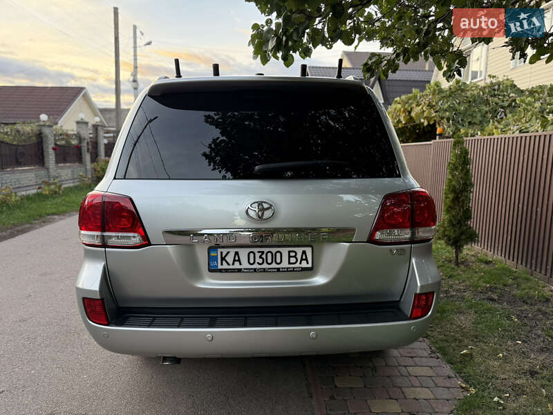 Внедорожник / Кроссовер Toyota Land Cruiser 2011 в Борисполе фото 6 Внедорожник / Кроссовер Toyota Land Cruiser 2011 в Борисполе