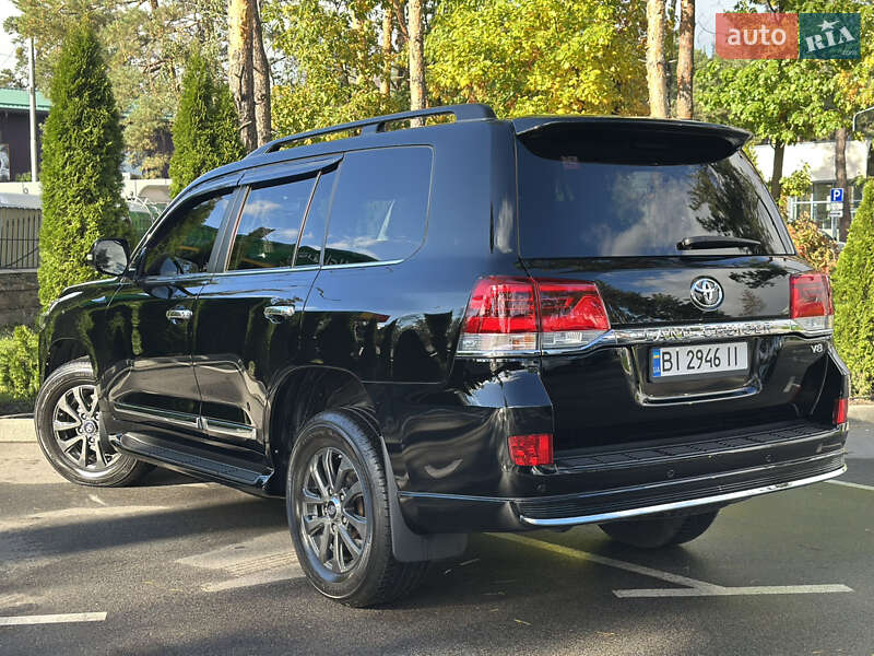 Внедорожник / Кроссовер Toyota Land Cruiser 2019 в Киеве