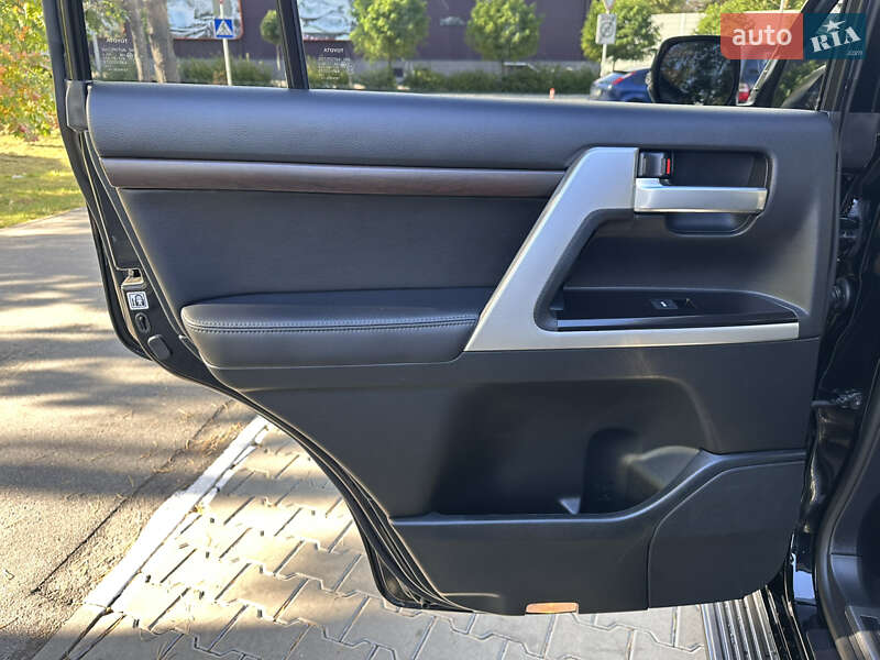 Внедорожник / Кроссовер Toyota Land Cruiser 2019 в Киеве