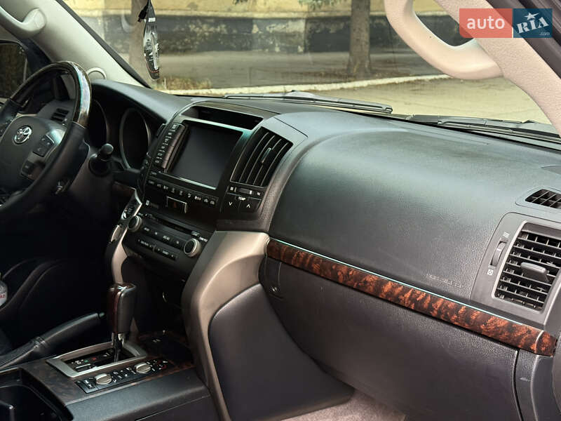 Внедорожник / Кроссовер Toyota Land Cruiser 2011 в Желтых Водах