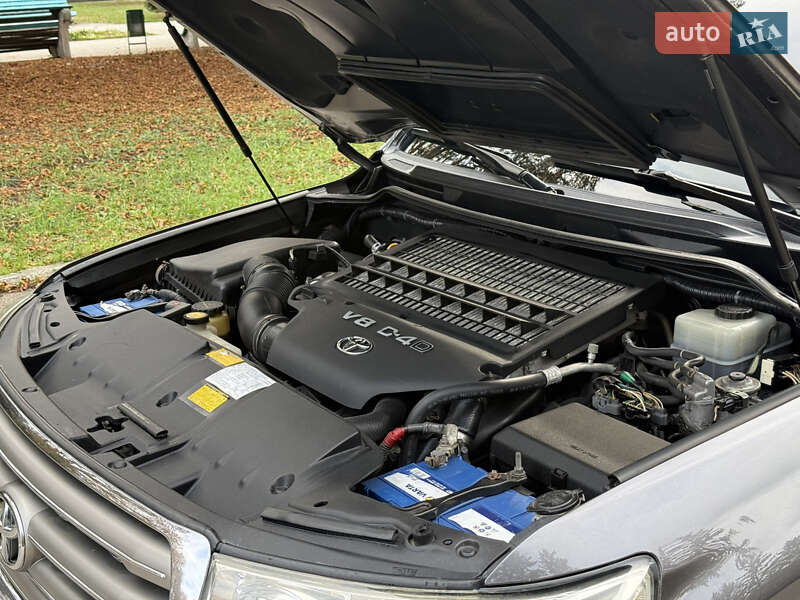 Внедорожник / Кроссовер Toyota Land Cruiser 2011 в Желтых Водах