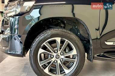 Позашляховик / Кросовер Toyota Land Cruiser 2020 в 