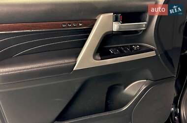 Позашляховик / Кросовер Toyota Land Cruiser 2020 в 
