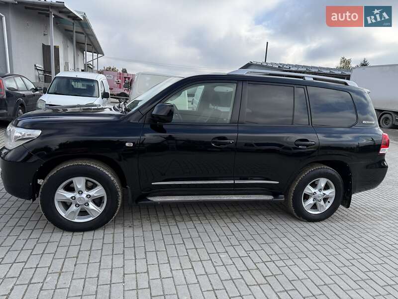Позашляховик / Кросовер Toyota Land Cruiser 2011 в Тернополі