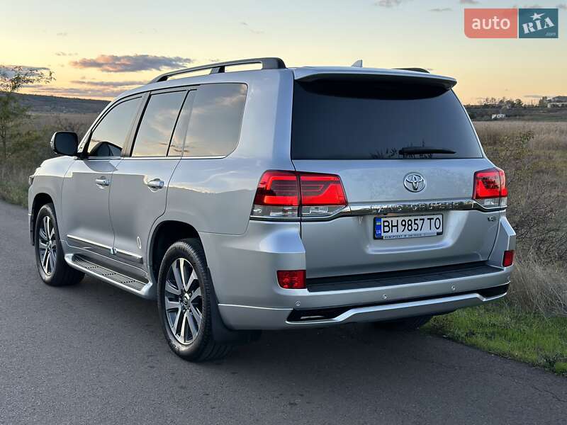 Внедорожник / Кроссовер Toyota Land Cruiser 2016 в Одессе фото 18 Внедорожник / Кроссовер Toyota Land Cruiser 2016 в Одессе