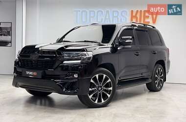 Внедорожник / Кроссовер Toyota Land Cruiser 2018 в 