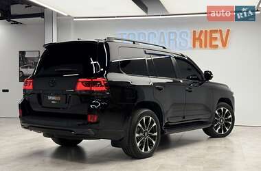Внедорожник / Кроссовер Toyota Land Cruiser 2018 в 