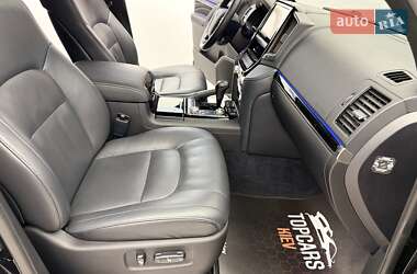 Внедорожник / Кроссовер Toyota Land Cruiser 2018 в 