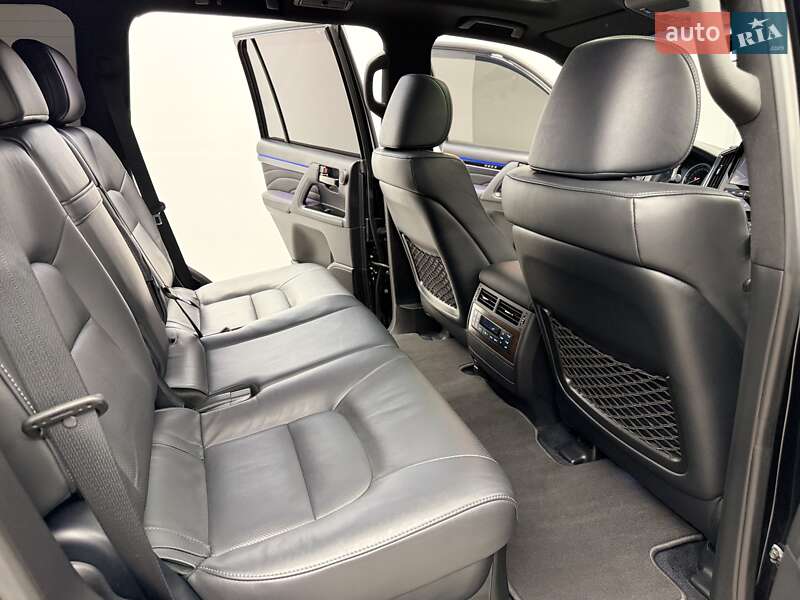 Внедорожник / Кроссовер Toyota Land Cruiser 2018 в Киеве фото 40 Внедорожник / Кроссовер Toyota Land Cruiser 2018 в Киеве
