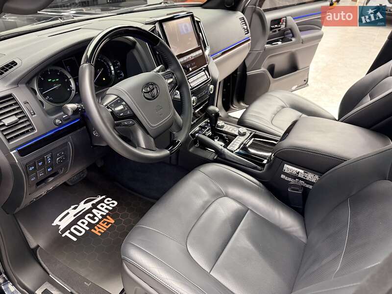 Внедорожник / Кроссовер Toyota Land Cruiser 2018 в Киеве фото 53 Внедорожник / Кроссовер Toyota Land Cruiser 2018 в Киеве