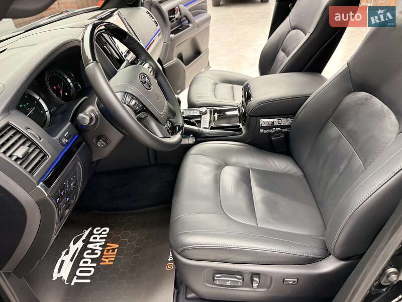 Внедорожник / Кроссовер Toyota Land Cruiser 2018 в Киеве фото 55 Внедорожник / Кроссовер Toyota Land Cruiser 2018 в Киеве