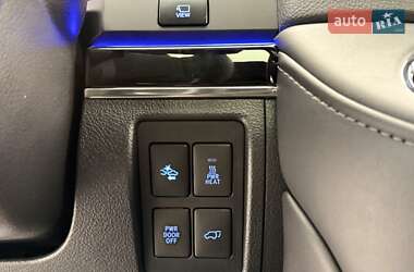 Внедорожник / Кроссовер Toyota Land Cruiser 2018 в 
