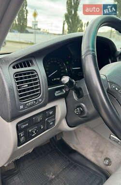 Внедорожник / Кроссовер Toyota Land Cruiser 2003 в 