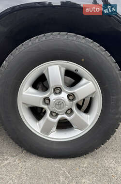 Внедорожник / Кроссовер Toyota Land Cruiser 2003 в 