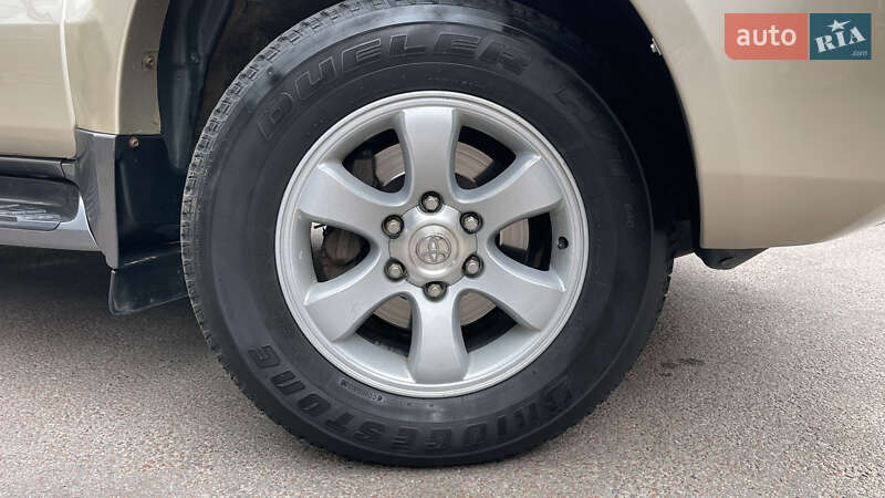 Внедорожник / Кроссовер Toyota Land Cruiser 2007 в Харькове