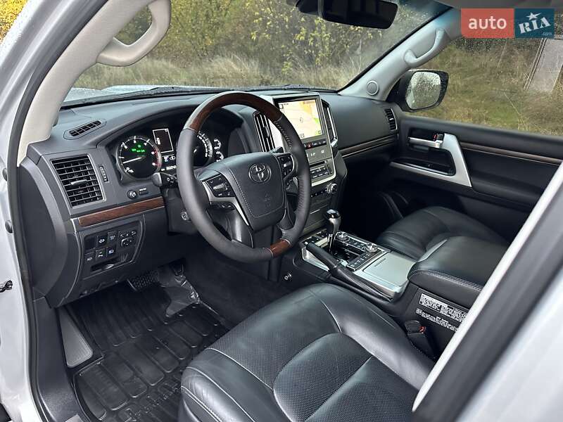 Внедорожник / Кроссовер Toyota Land Cruiser 2016 в Одессе фото 48 Внедорожник / Кроссовер Toyota Land Cruiser 2016 в Одессе