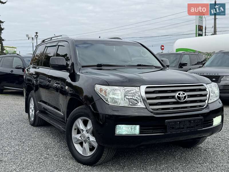 Toyota Land Cruiser 2011