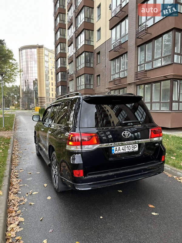 Внедорожник / Кроссовер Toyota Land Cruiser 2019 в Киеве