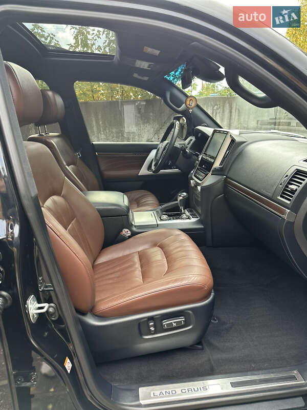 Внедорожник / Кроссовер Toyota Land Cruiser 2019 в Киеве