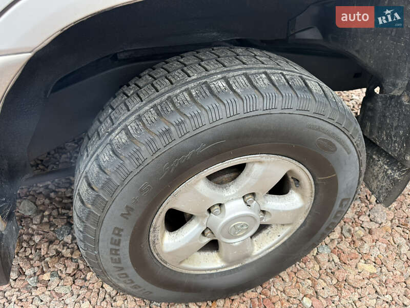 Внедорожник / Кроссовер Toyota Land Cruiser 2001 в Киеве фото 13 Внедорожник / Кроссовер Toyota Land Cruiser 2001 в Киеве