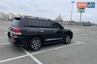 Внедорожник / Кроссовер Toyota Land Cruiser 2018 в 