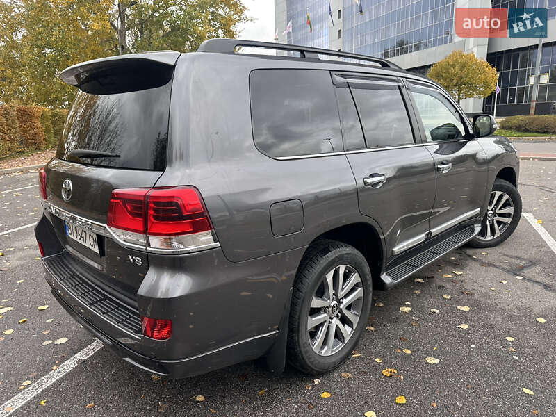 Внедорожник / Кроссовер Toyota Land Cruiser 2018 в Киеве фото 6 Внедорожник / Кроссовер Toyota Land Cruiser 2018 в Киеве