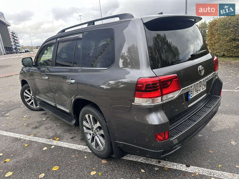 Внедорожник / Кроссовер Toyota Land Cruiser 2018 в Киеве фото 8 Внедорожник / Кроссовер Toyota Land Cruiser 2018 в Киеве