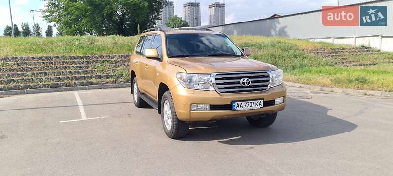 Внедорожник / Кроссовер Toyota Land Cruiser 2008 в 