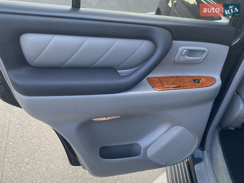 Внедорожник / Кроссовер Toyota Land Cruiser 2006 в Новых Петровцах фото 16 Внедорожник / Кроссовер Toyota Land Cruiser 2006 в Новых Петровцах