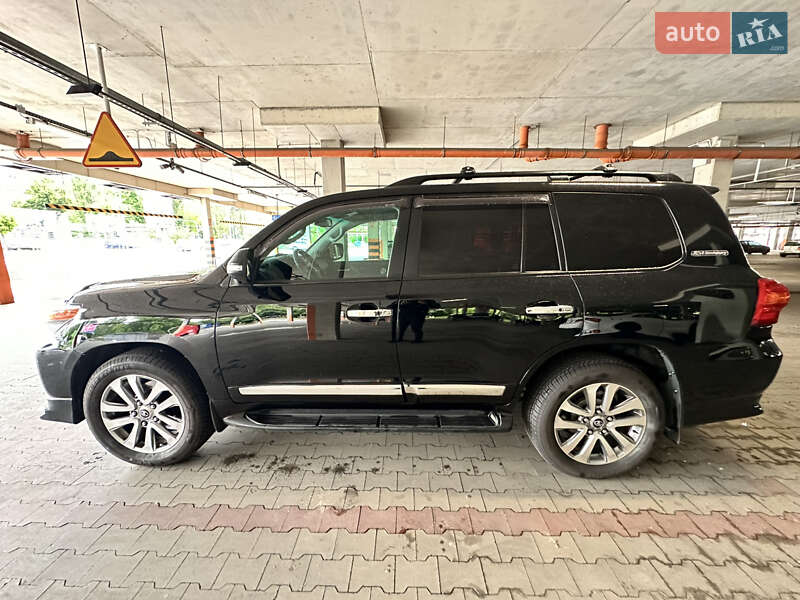Внедорожник / Кроссовер Toyota Land Cruiser 2012 в Киеве фото 5 Внедорожник / Кроссовер Toyota Land Cruiser 2012 в Киеве