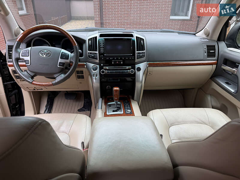Внедорожник / Кроссовер Toyota Land Cruiser 2013 в Киеве