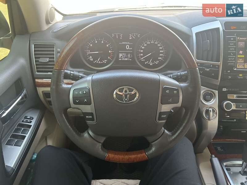 Внедорожник / Кроссовер Toyota Land Cruiser 2013 в Днепре фото 11 Внедорожник / Кроссовер Toyota Land Cruiser 2013 в Днепре