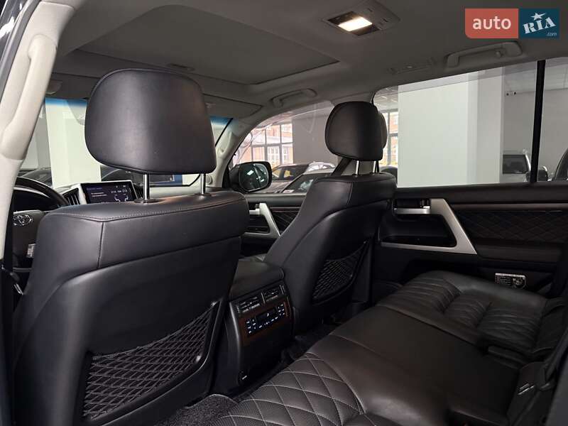 Внедорожник / Кроссовер Toyota Land Cruiser 2017 в Полтаве фото 13 Внедорожник / Кроссовер Toyota Land Cruiser 2017 в Полтаве