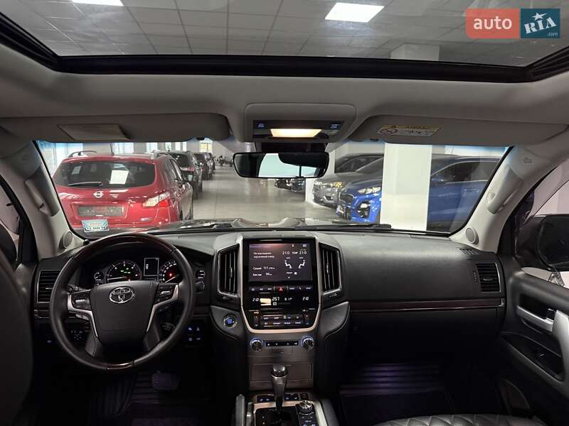 Внедорожник / Кроссовер Toyota Land Cruiser 2017 в Полтаве фото 21 Внедорожник / Кроссовер Toyota Land Cruiser 2017 в Полтаве