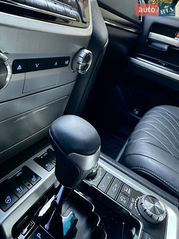 Внедорожник / Кроссовер Toyota Land Cruiser 2017 в Днепре фото 20 Внедорожник / Кроссовер Toyota Land Cruiser 2017 в Днепре