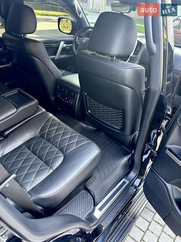 Внедорожник / Кроссовер Toyota Land Cruiser 2017 в Днепре фото 25 Внедорожник / Кроссовер Toyota Land Cruiser 2017 в Днепре