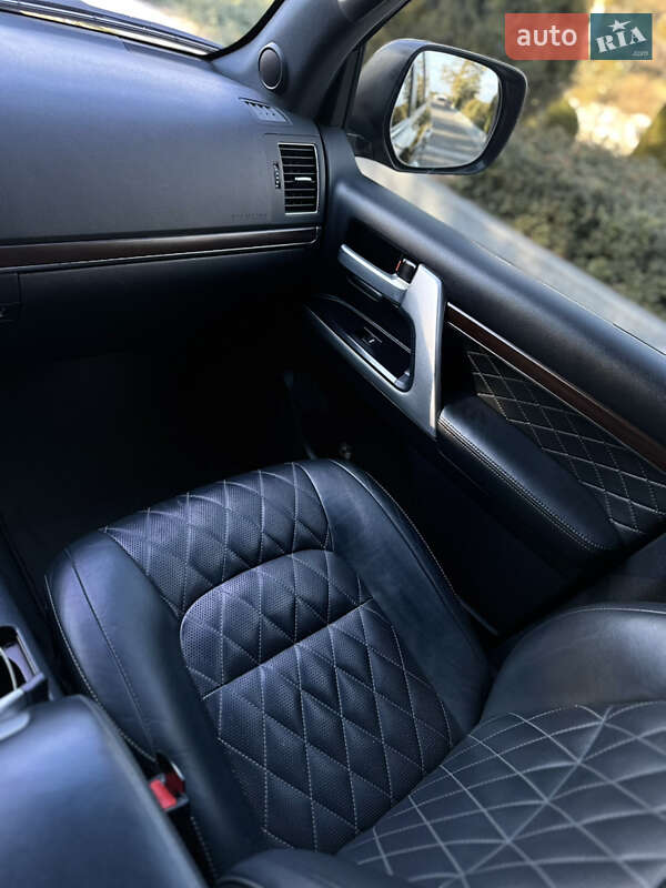 Внедорожник / Кроссовер Toyota Land Cruiser 2018 в Днепре фото 12 Внедорожник / Кроссовер Toyota Land Cruiser 2018 в Днепре