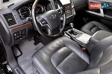 Внедорожник / Кроссовер Toyota Land Cruiser 2020 в 