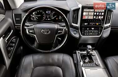 Внедорожник / Кроссовер Toyota Land Cruiser 2020 в 