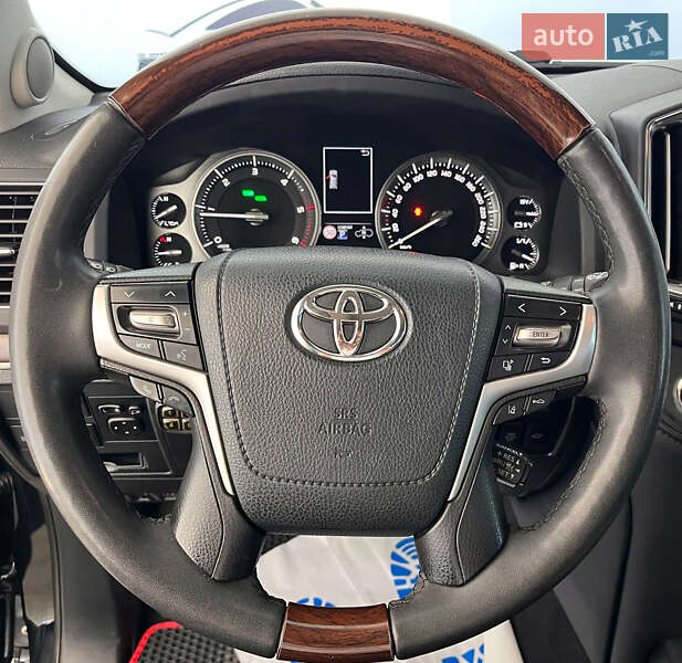 Внедорожник / Кроссовер Toyota Land Cruiser 2017 в Львове фото 8 Внедорожник / Кроссовер Toyota Land Cruiser 2017 в Львове