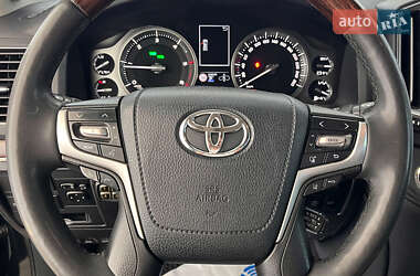 Внедорожник / Кроссовер Toyota Land Cruiser 2017 в 