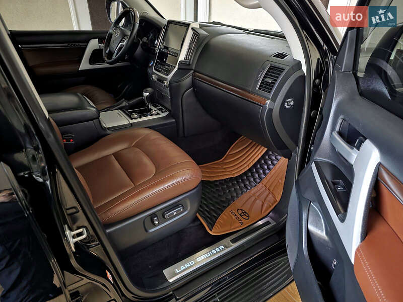 Внедорожник / Кроссовер Toyota Land Cruiser 2017 в Днепре