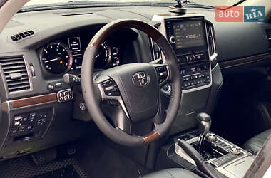 Внедорожник / Кроссовер Toyota Land Cruiser 2019 в 