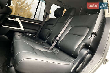 Внедорожник / Кроссовер Toyota Land Cruiser 2019 в 