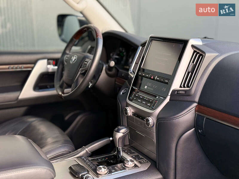 Внедорожник / Кроссовер Toyota Land Cruiser 2016 в Львове