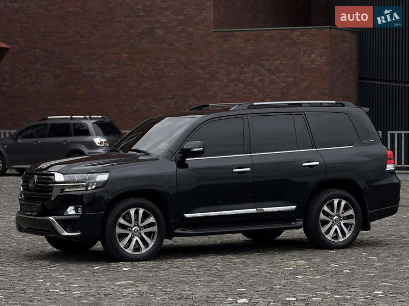 Внедорожник / Кроссовер Toyota Land Cruiser 2017 в Днепре