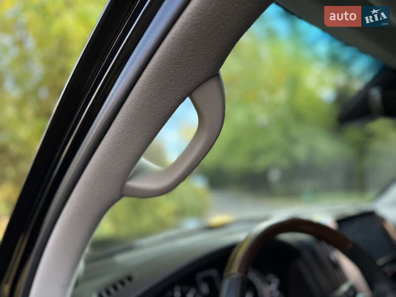 Внедорожник / Кроссовер Toyota Land Cruiser 2016 в Львове фото 27 Внедорожник / Кроссовер Toyota Land Cruiser 2016 в Львове