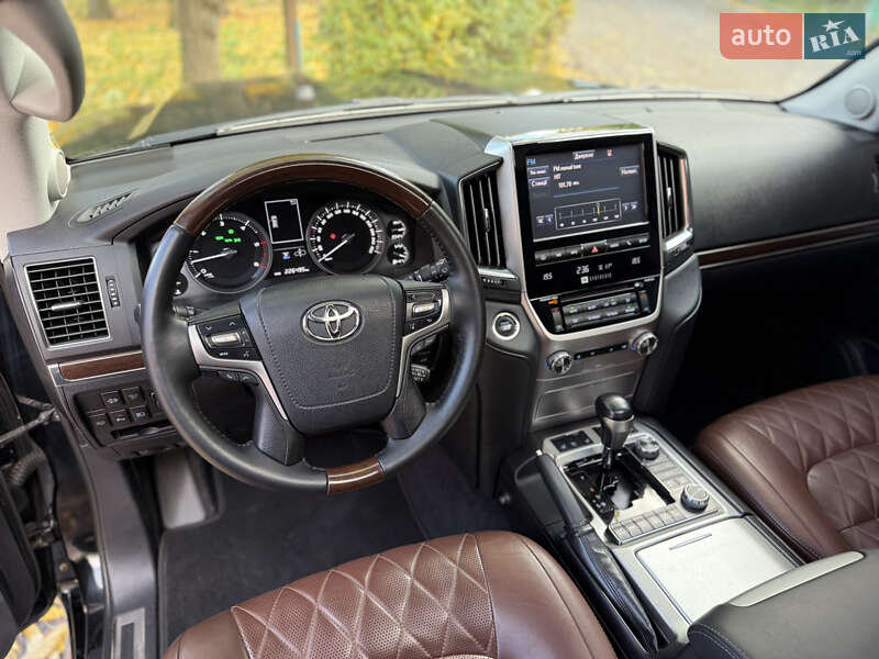 Внедорожник / Кроссовер Toyota Land Cruiser 2016 в Львове фото 31 Внедорожник / Кроссовер Toyota Land Cruiser 2016 в Львове